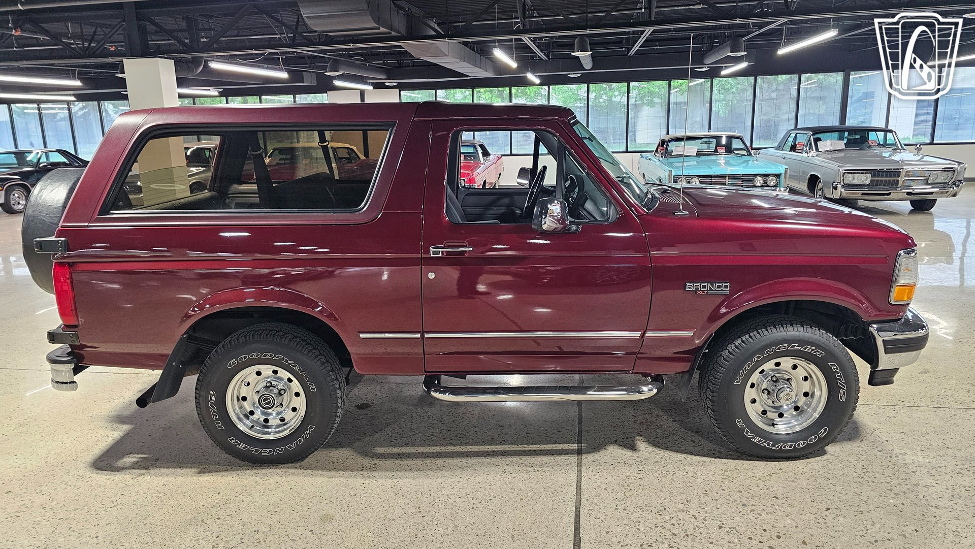 Used 1996 Ford Bronco XLT image 12