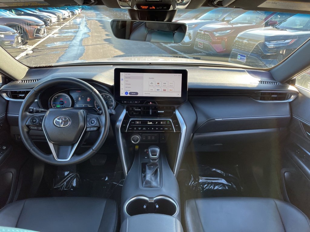 Certified 2024 Toyota Venza XLE image 15