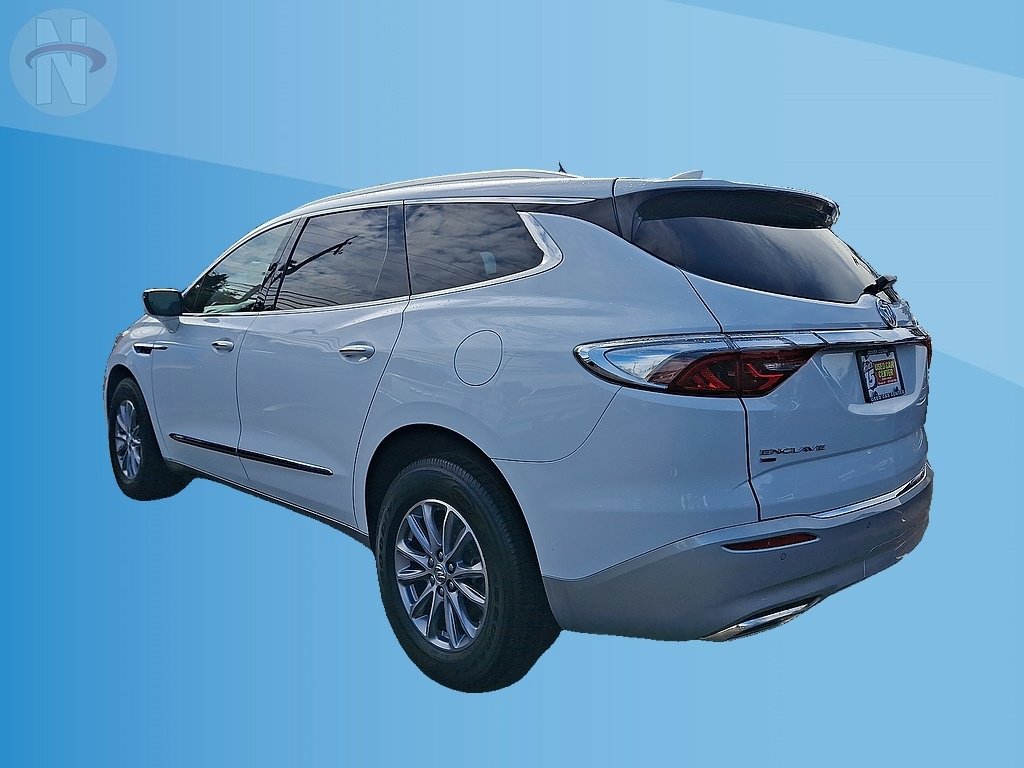 Used 2024 Buick Enclave Essence AWD/4WD image 4