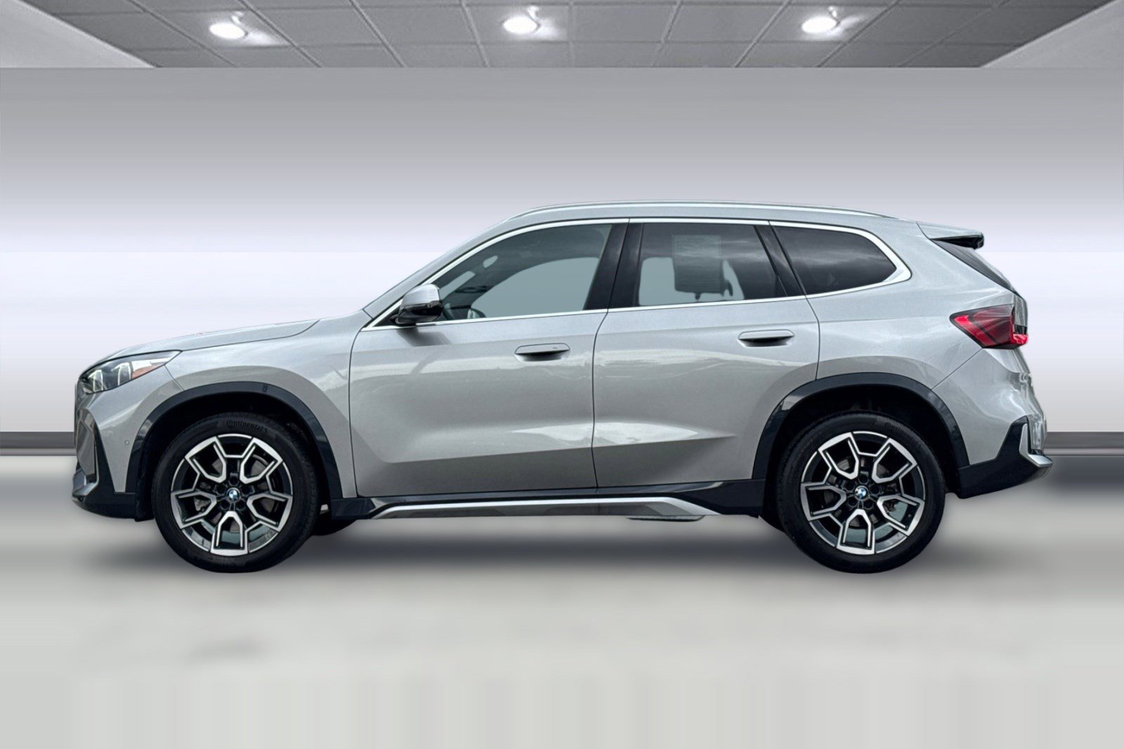 Certified 2023 BMW X1 xDrive28i w/ Premium Package image 2