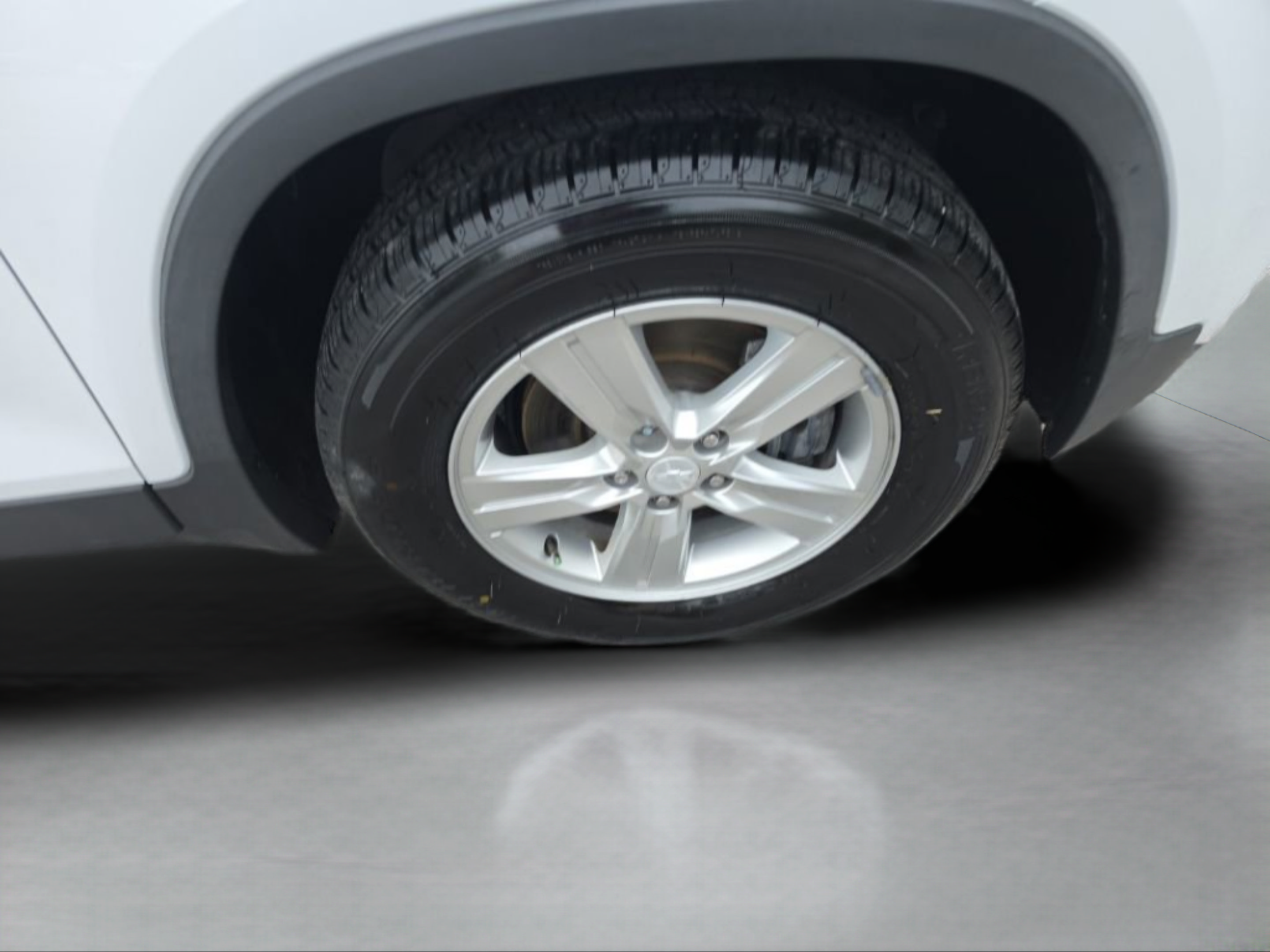 Used 2020 Chevrolet Trax LS w/ Tint and Cruise Package FWD image 16