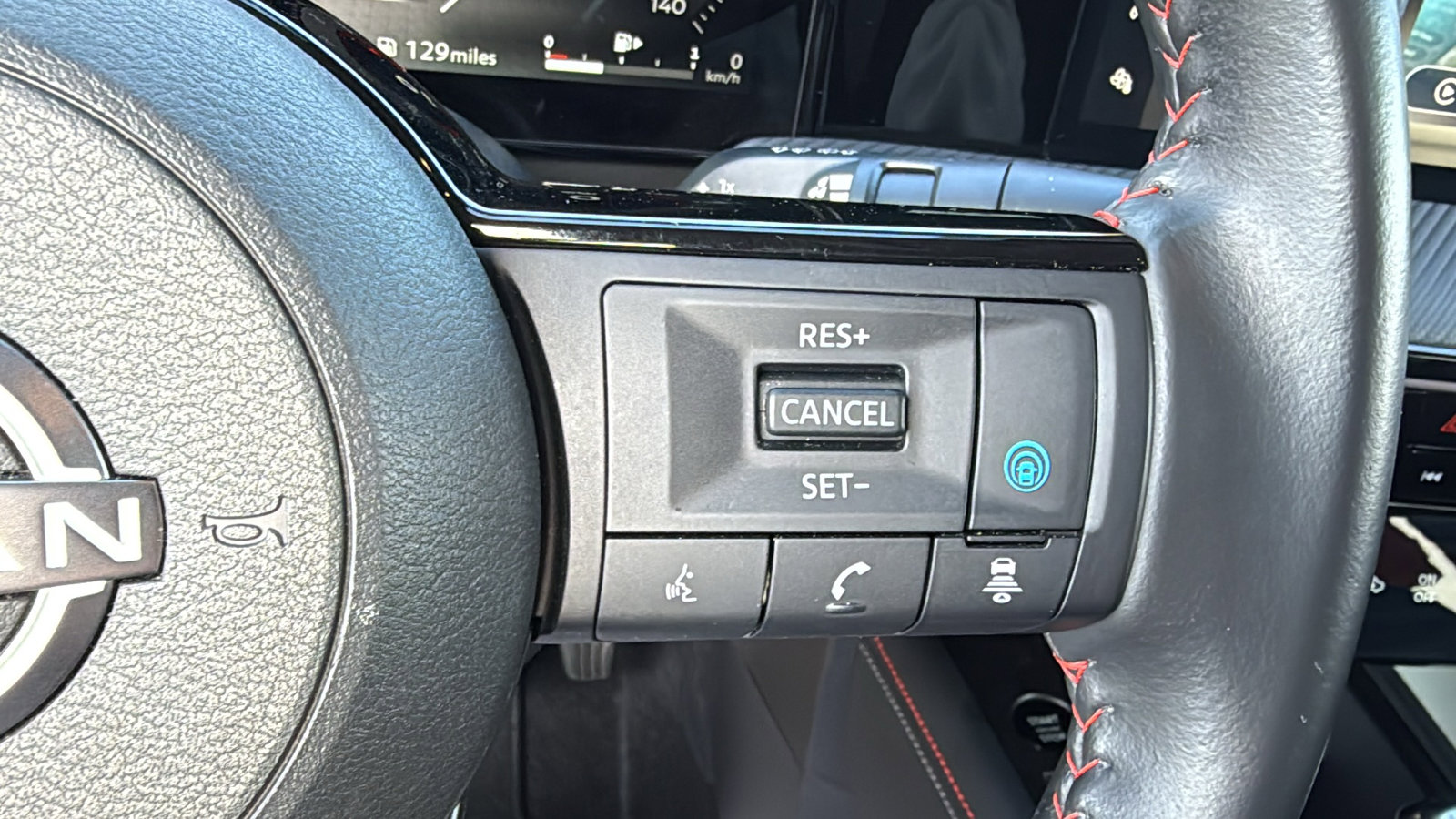 Certified 2025 Nissan Kicks SR image 11