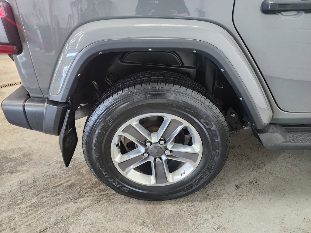 Used 2022 Jeep Wrangler Unlimited Sahara w/ Dual Top Group image 41