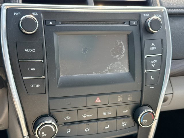 Used 2015 Toyota Camry LE FWD image 10