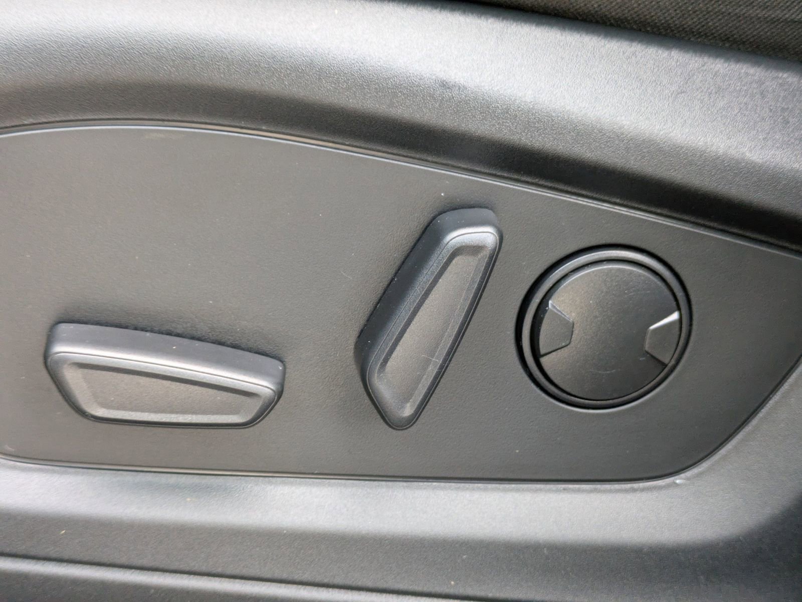 Certified 2023 Ford Explorer XLT image 22