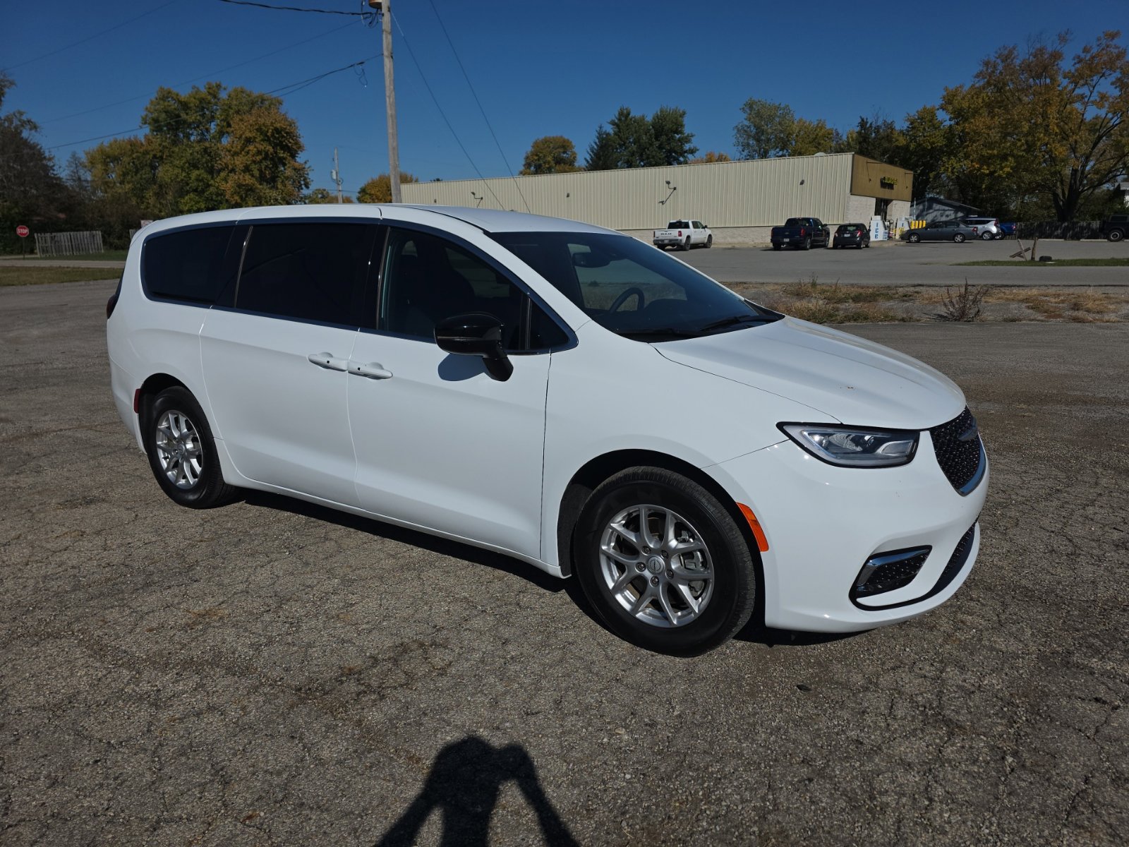 Used 2026 Chrysler Pacifica Select