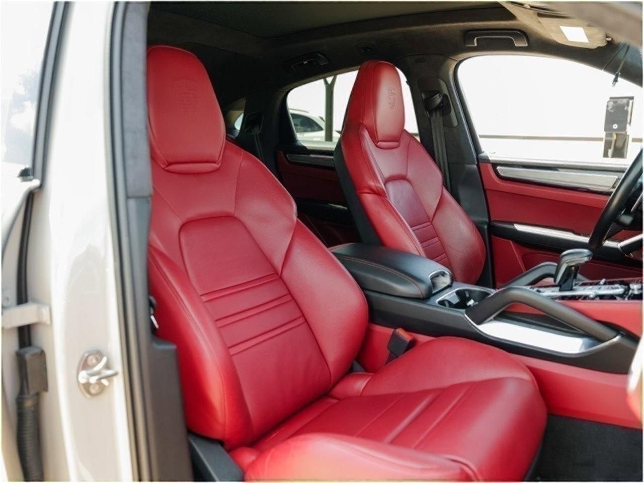 Certified 2022 Porsche Cayenne Turbo image 28