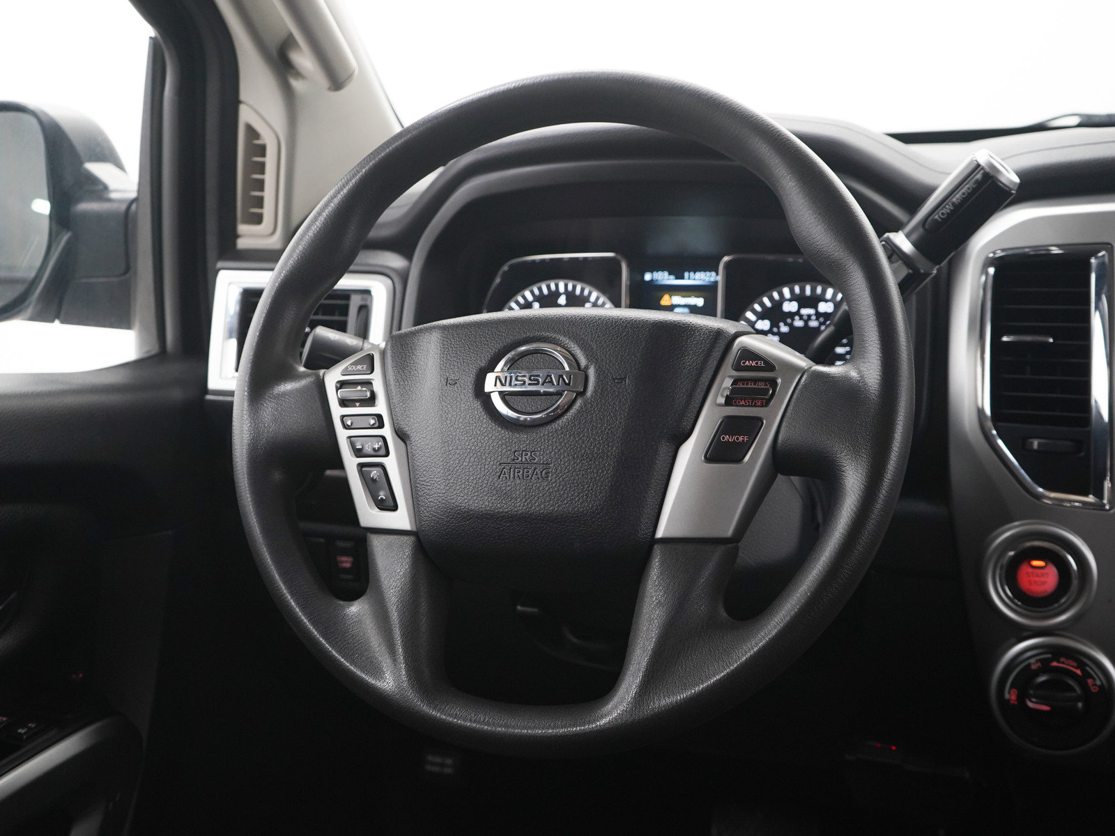 Used 2017 Nissan Titan SV AWD/4WD image 17