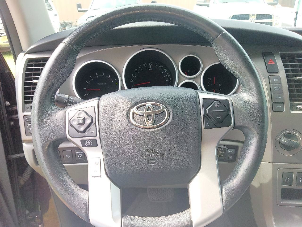 Used 2017 Toyota Sequoia Limited w/ Safety & Convenience Package AWD/4WD image 10