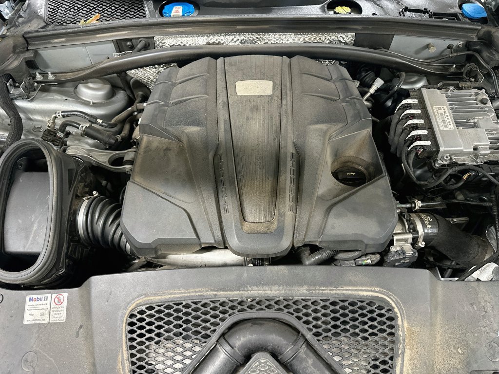 Certified 2021 Porsche Macan GTS AWD/4WD image 31