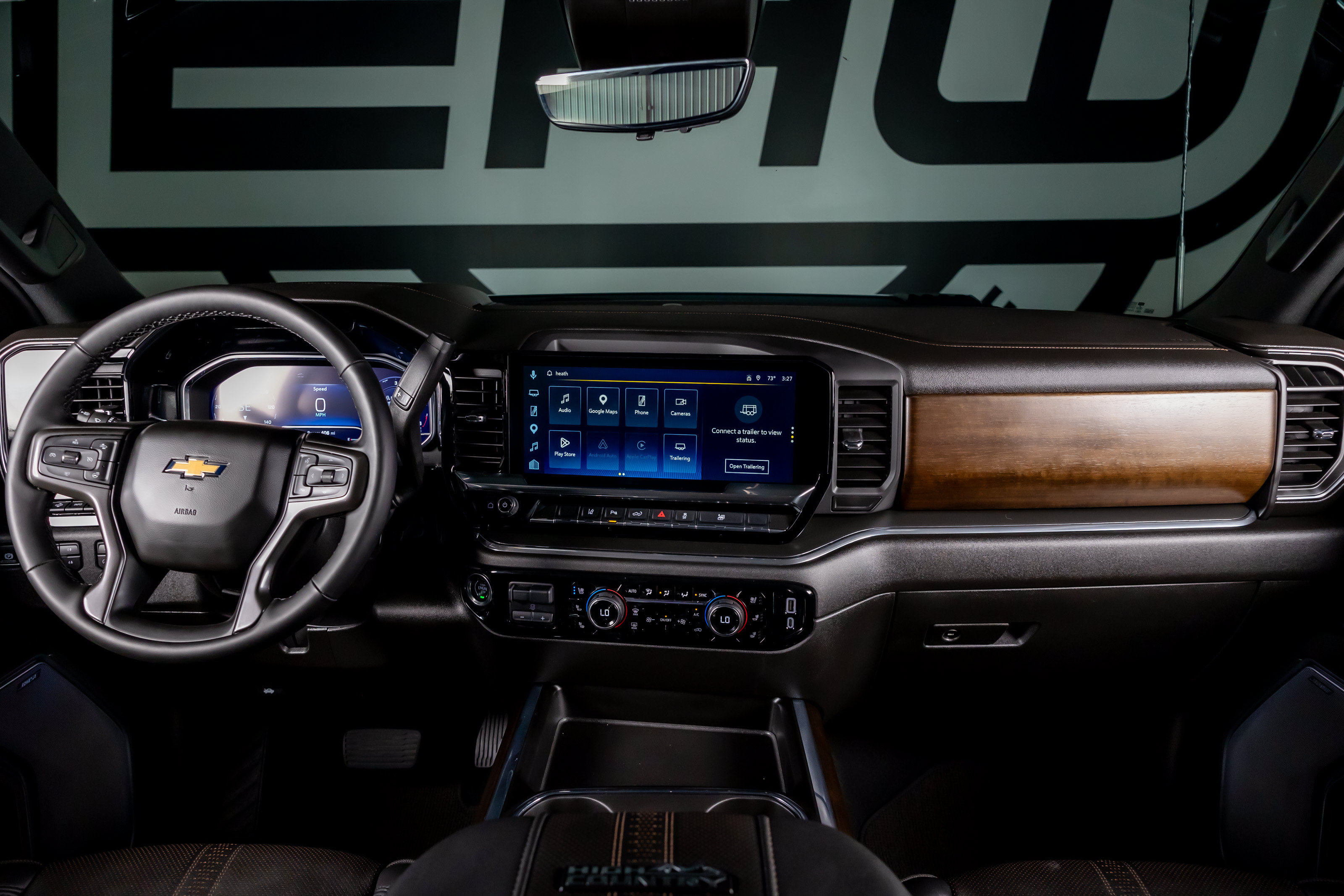 Used 2025 Chevrolet Silverado 3500 High Country w/ Technology Package AWD/4WD image 3
