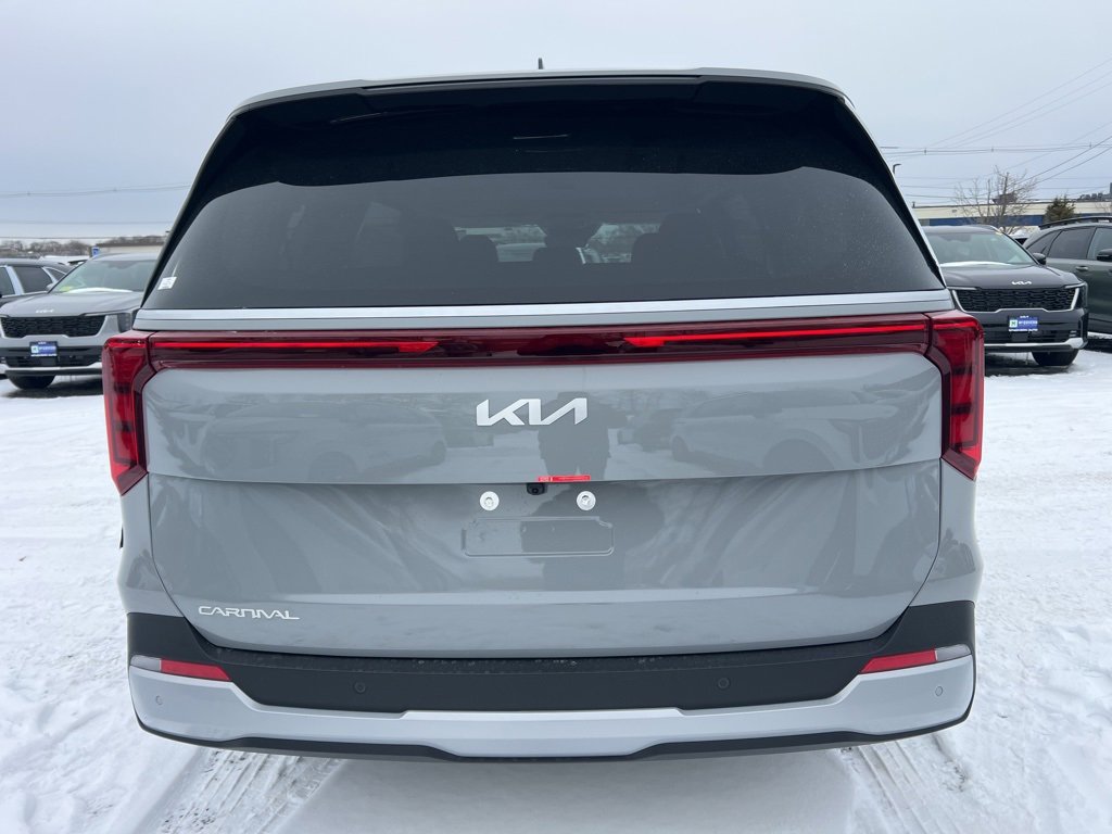 New 2026 Kia Carnival EX image 3