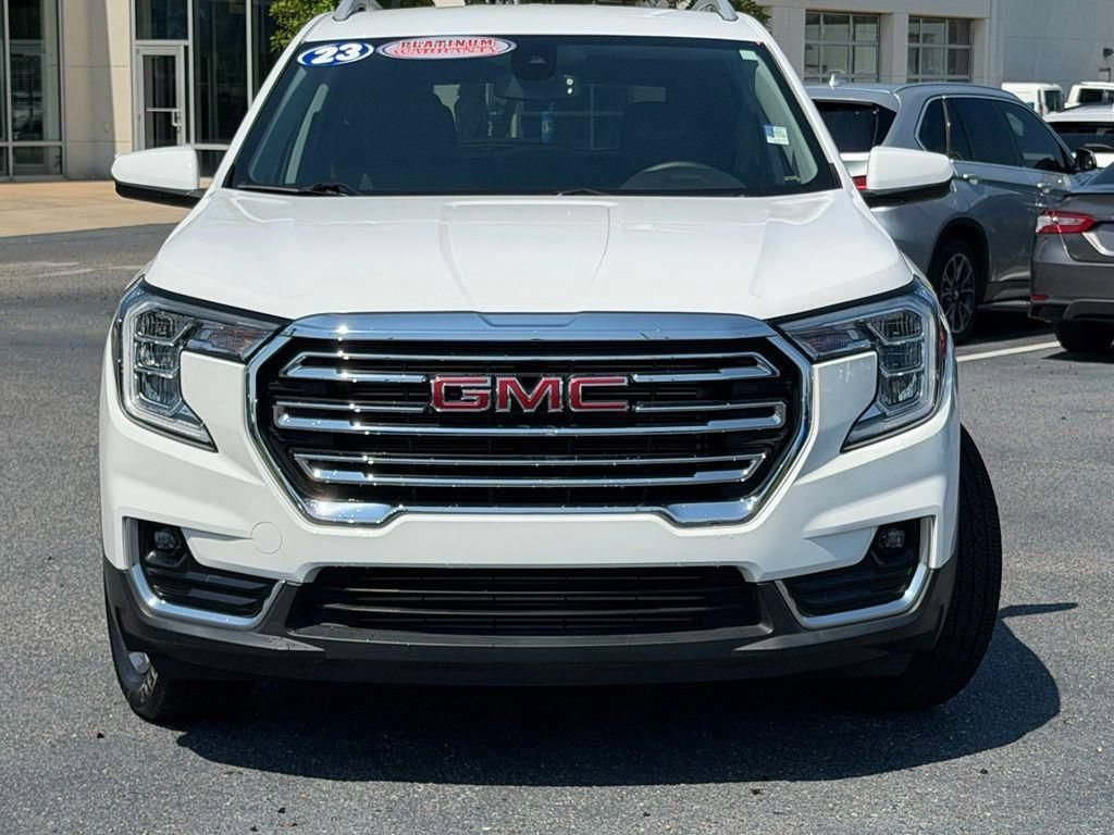 Used 2023 GMC Terrain SLT AWD/4WD image 2