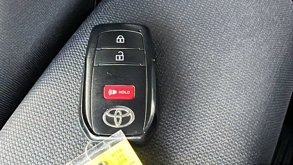 Certified 2024 Toyota Corolla Cross LE FWD image 23