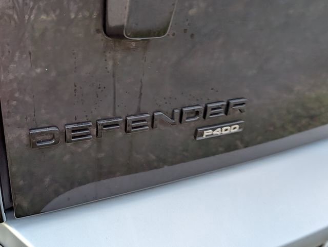 Used 2023 Land Rover Defender 130 SE image 10
