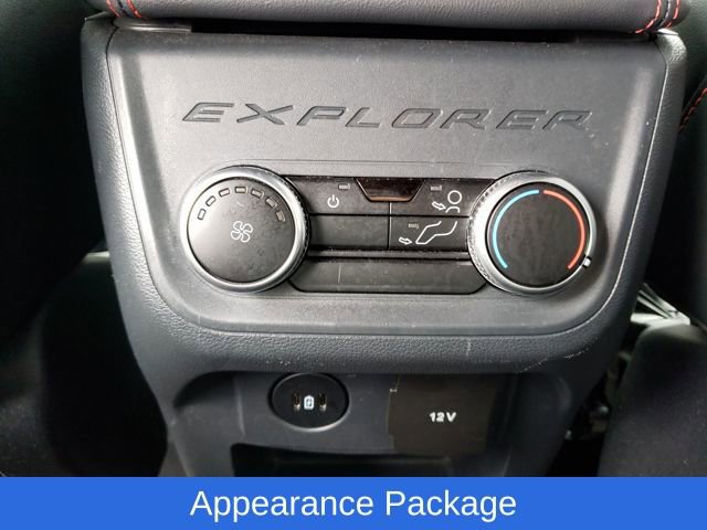 Used 2025 Ford Explorer ST-Line w/ ST-Line Street Pack image 12