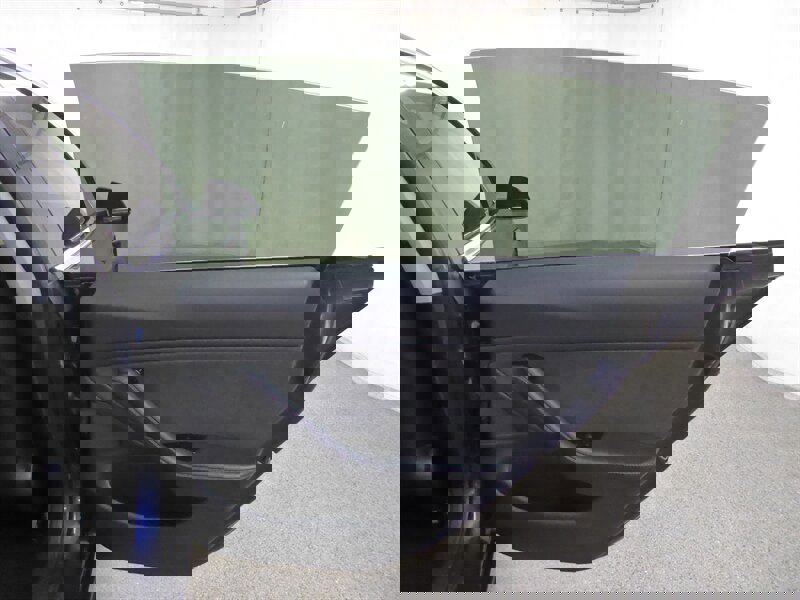 Used 2018 Tesla Model 3 image 30