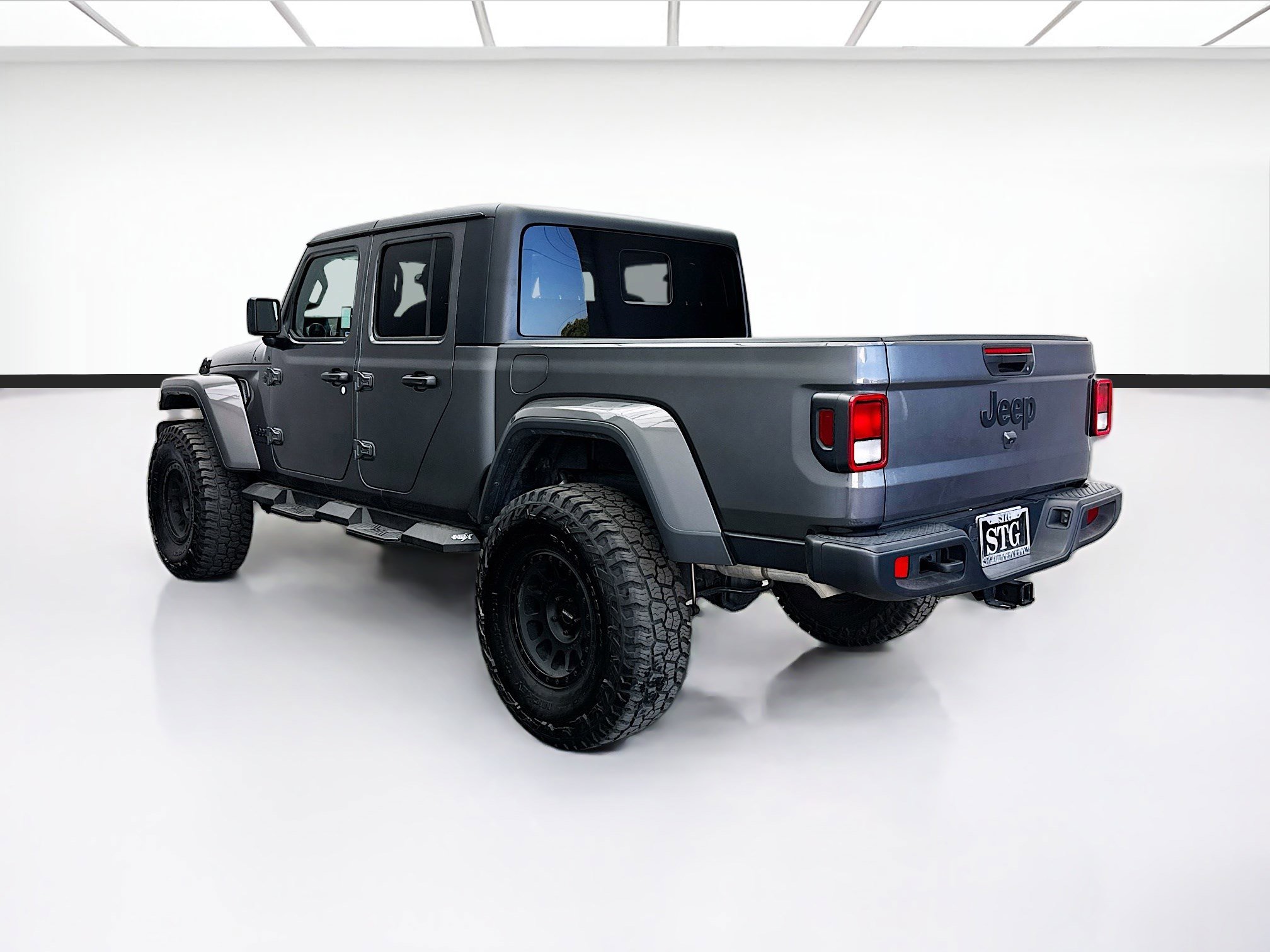Used 2023 Jeep Gladiator Sport AWD/4WD image 6