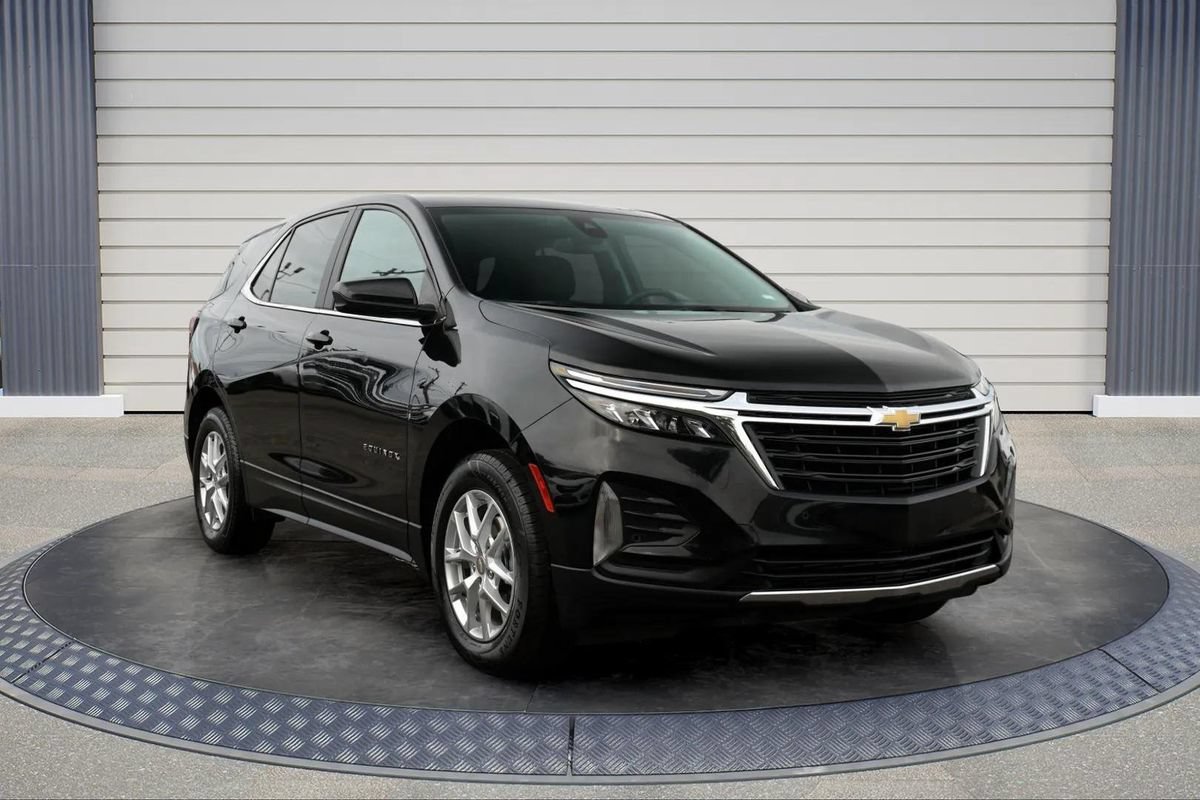 Used 2024 Chevrolet Equinox LT AWD/4WD image 1