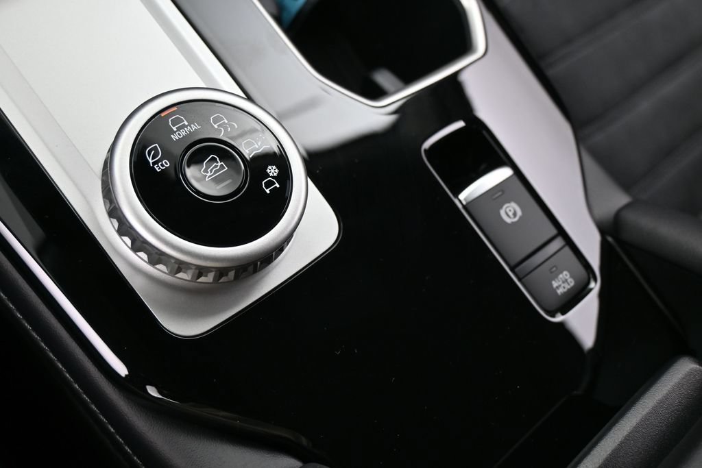New 2026 Mitsubishi Outlander SE FWD image 24