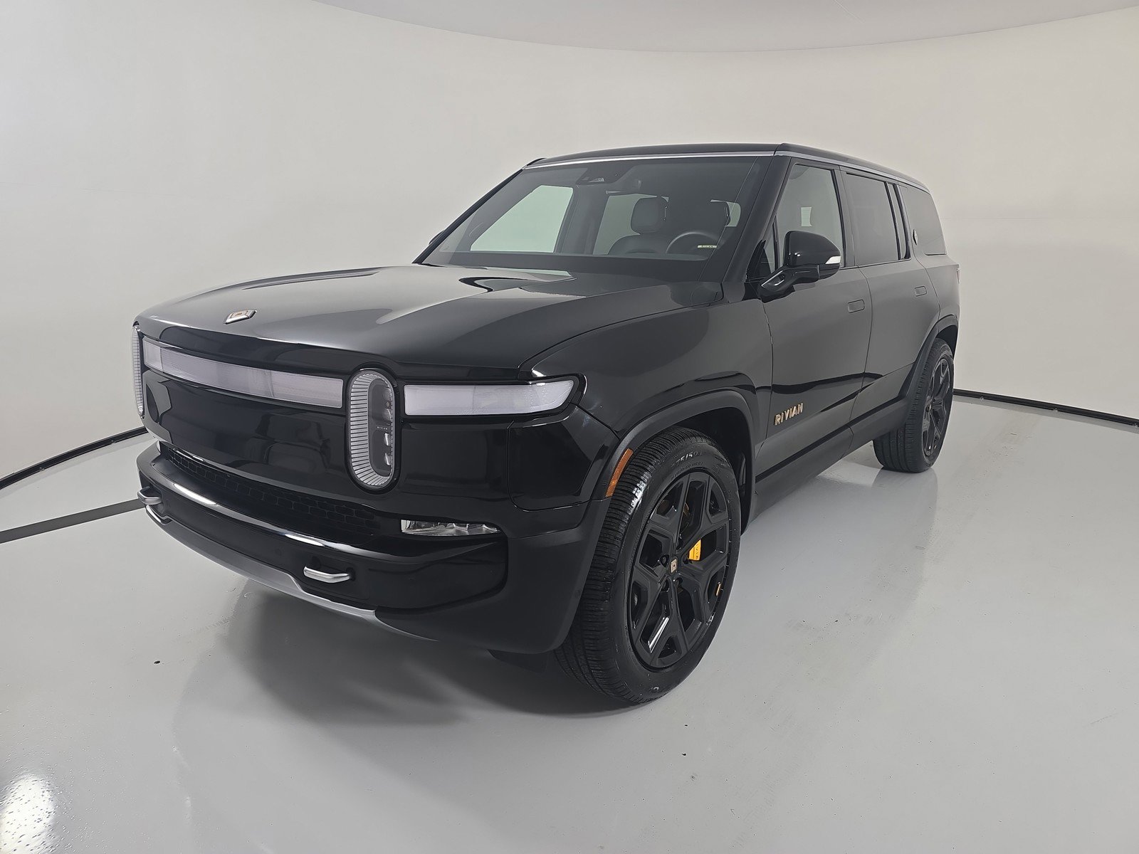 Used 2023 Rivian R1S Adventure image 1