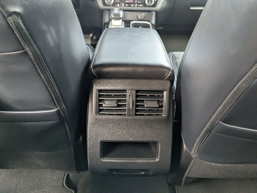 Used 2025 Mitsubishi Outlander SE FWD image 24