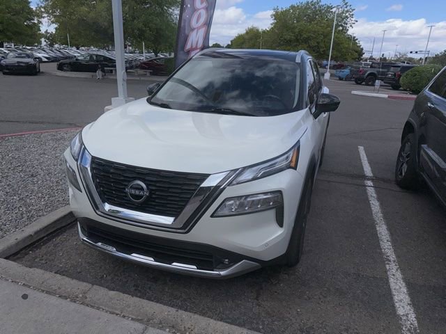 Used 2022 Nissan Rogue Platinum w/ Head-Up Display Package image 3