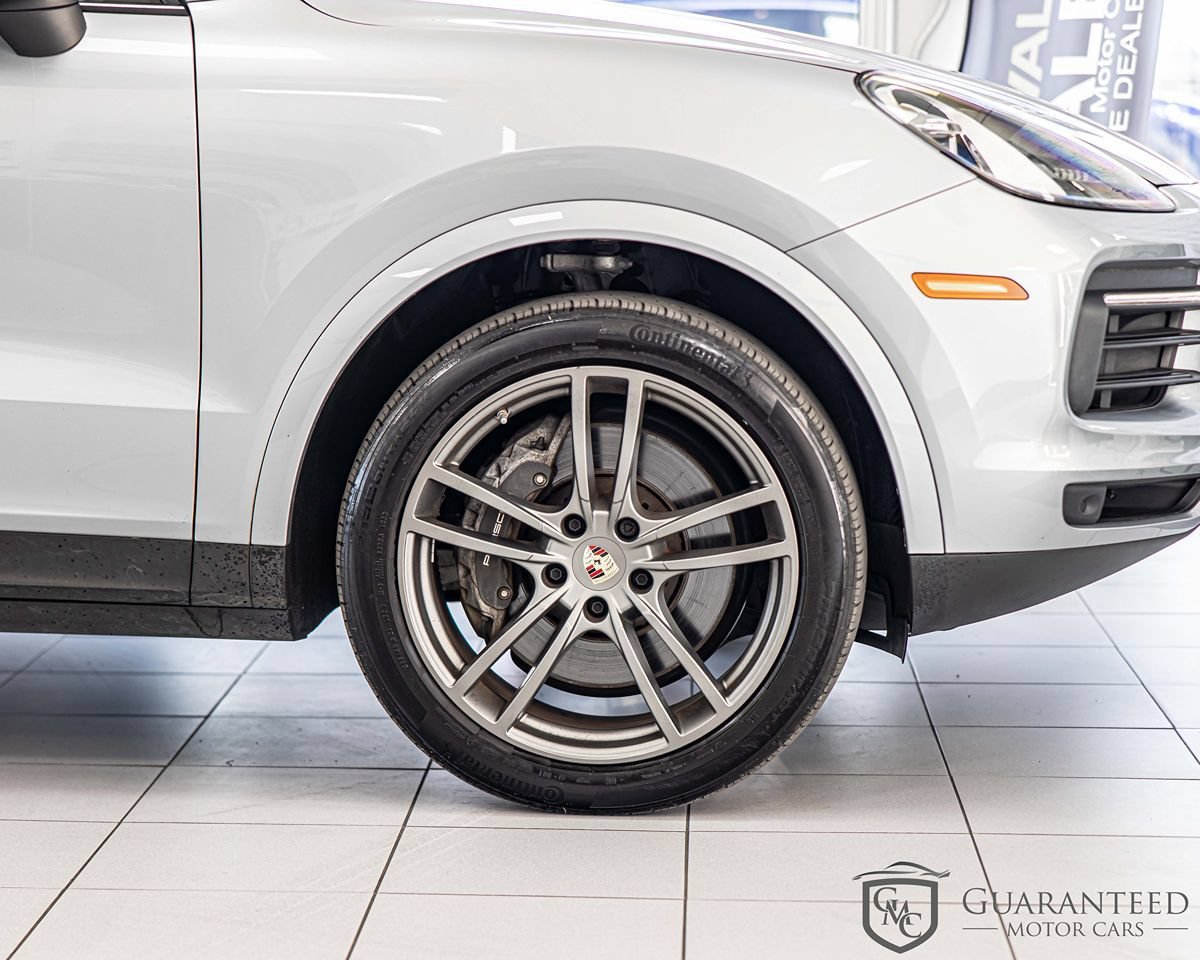 Used 2023 Porsche Cayenne w/ Premium Package AWD/4WD image 11