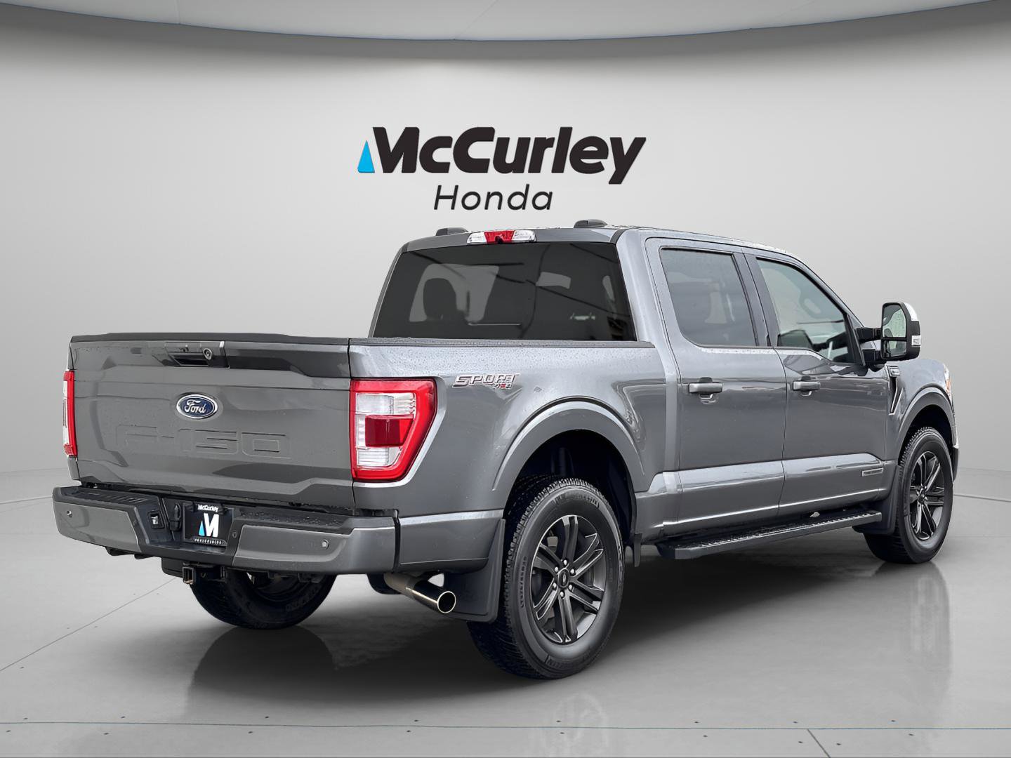 Used 2022 Ford F150 Lariat image 3