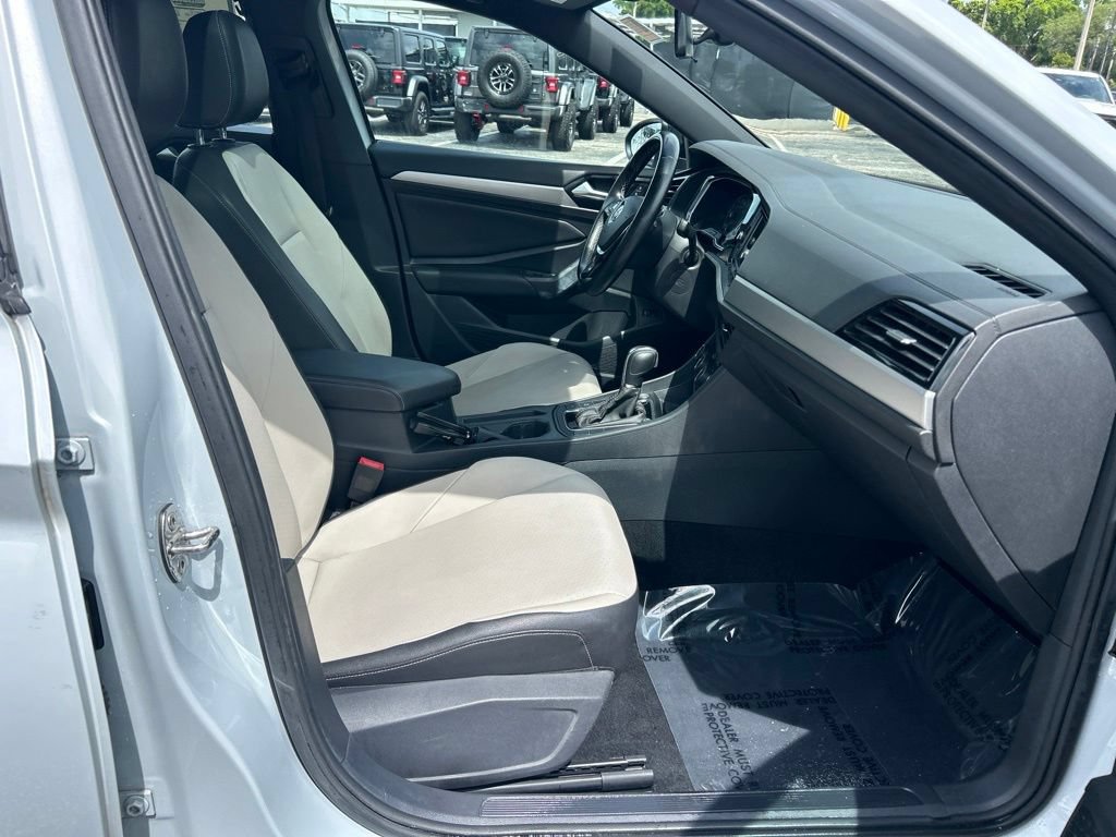 Used 2019 Volkswagen Jetta R-Line FWD image 22