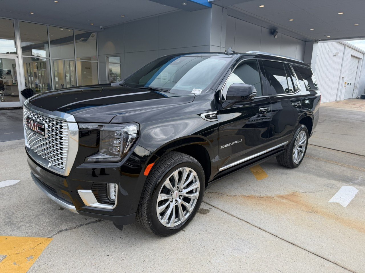 Used 2024 GMC Yukon Denali w/ Advanced Technology Package AWD/4WD video 1