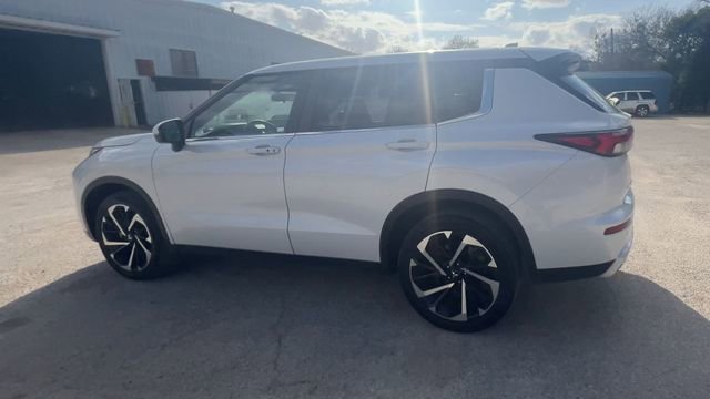 Used 2024 Mitsubishi Outlander SE image 6