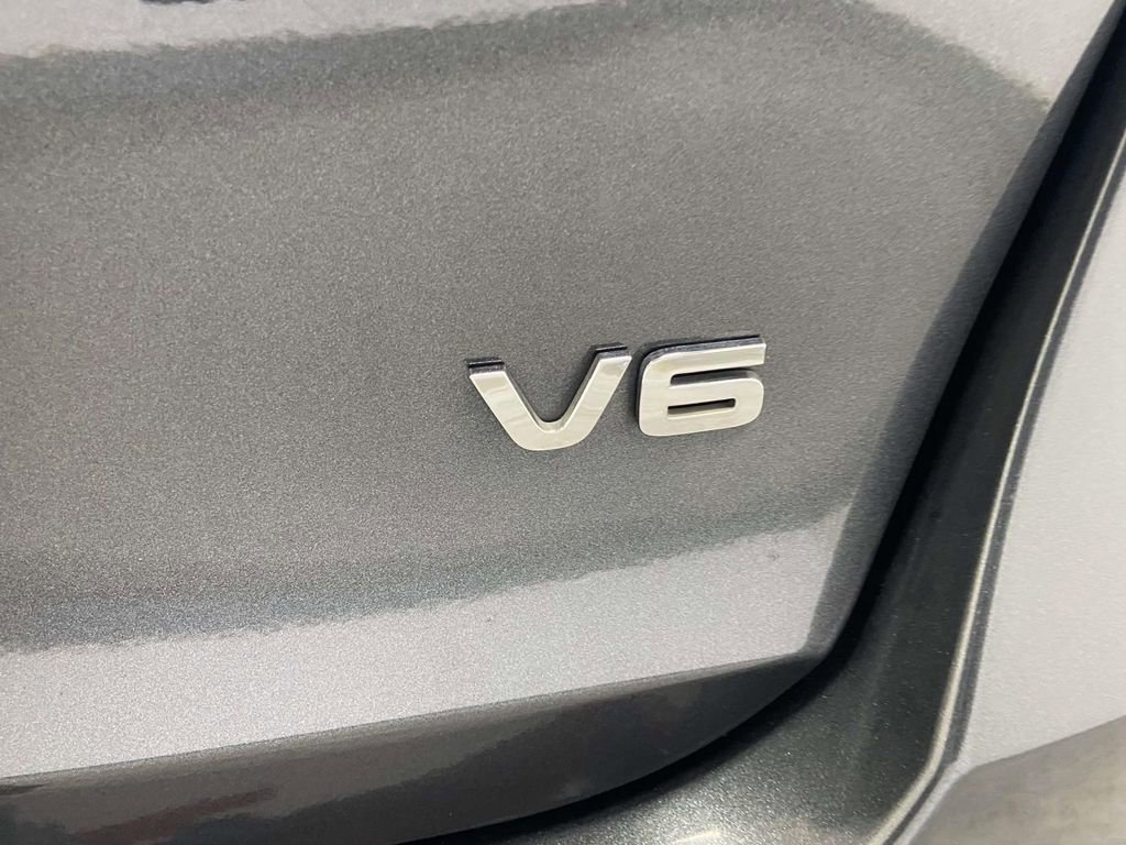 Used 2020 Kia Sorento LX image 11