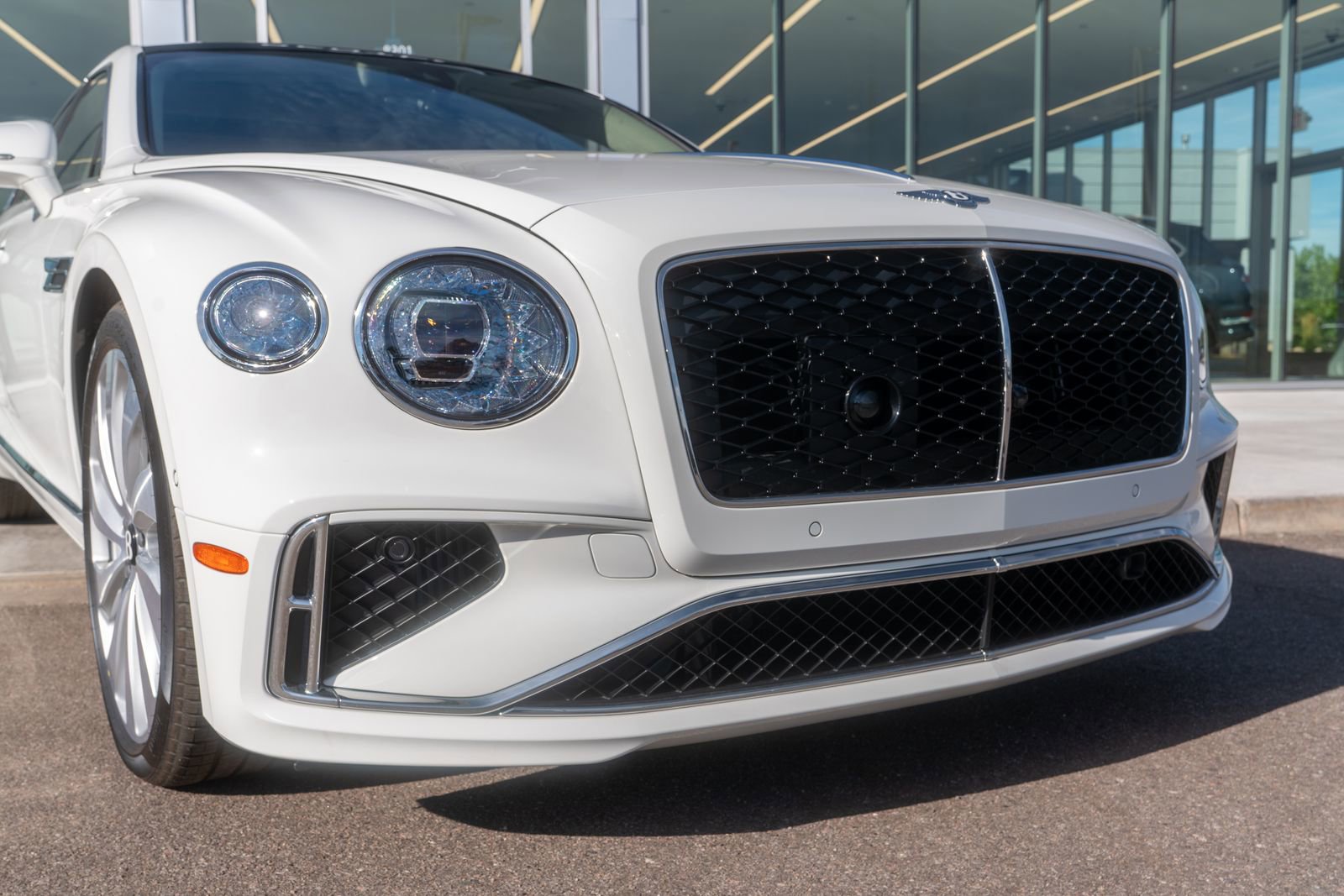 New 2026 Bentley Flying Spur Plug-In Hybrid image 2