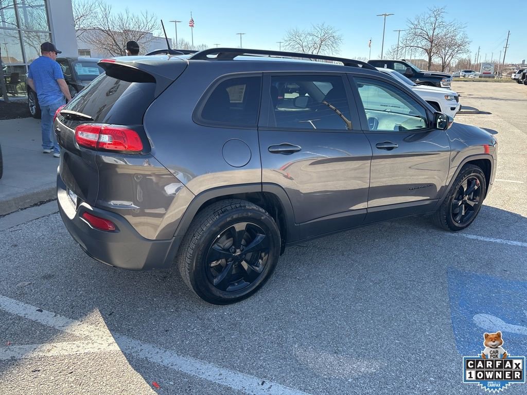 Used 2018 Jeep Cherokee Latitude w/ Altitude Package image 25