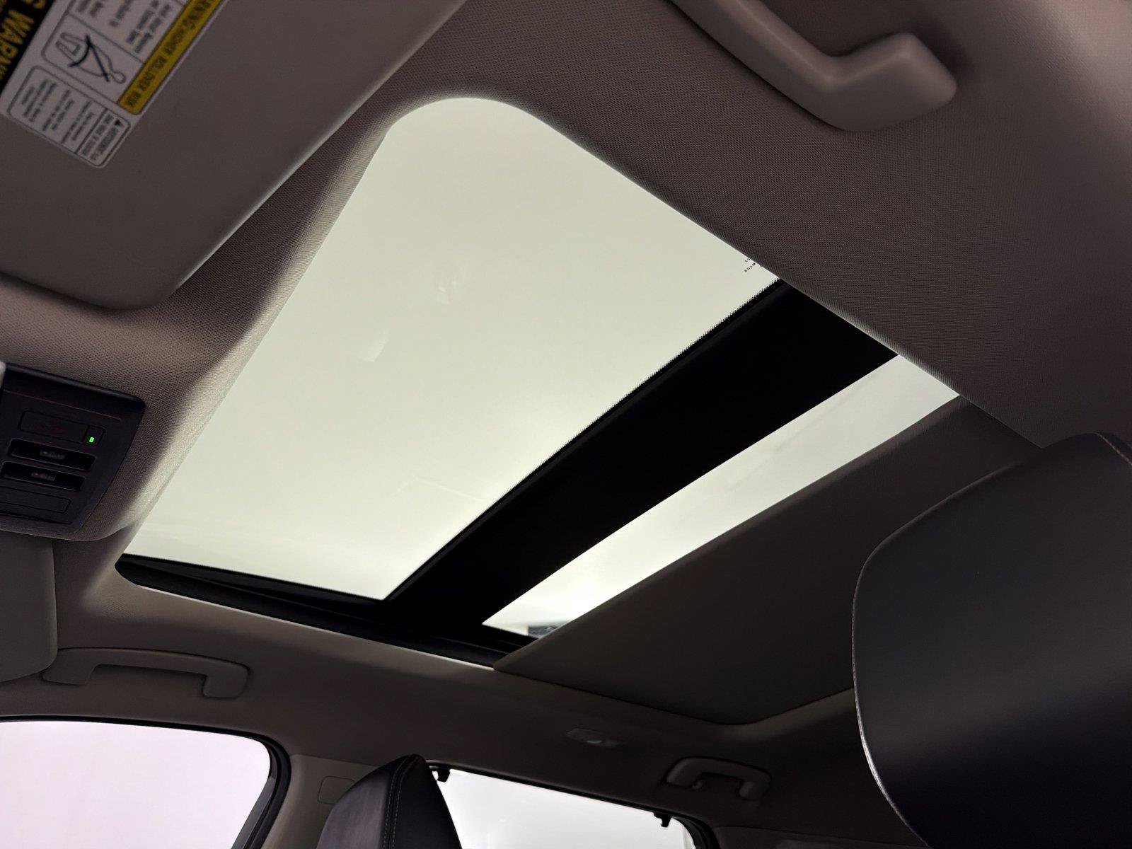 Used 2021 Nissan Rogue Platinum FWD image 16