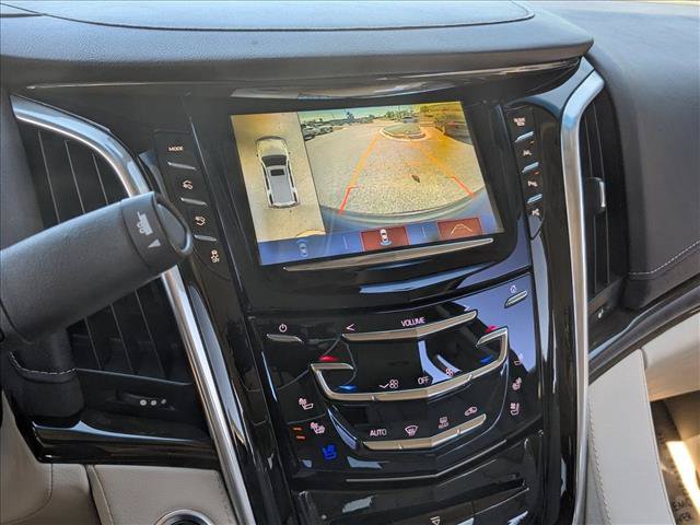 Used 2020 Cadillac Escalade Premium Luxury AWD/4WD image 13