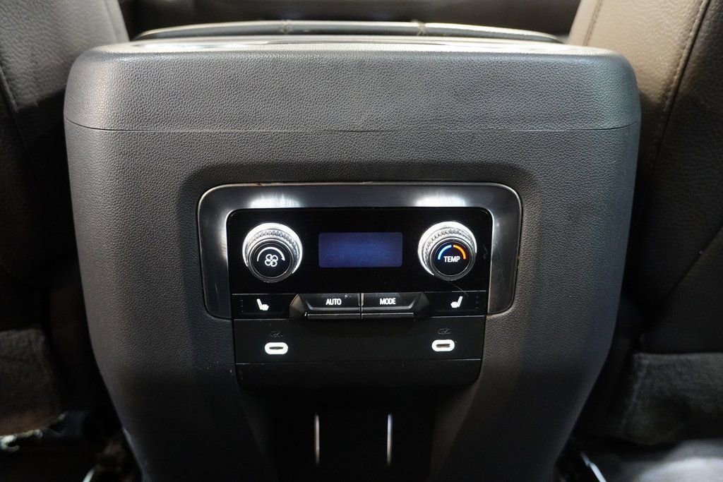 Used 2021 GMC Yukon XL Denali w/ Denali Premium Package image 35