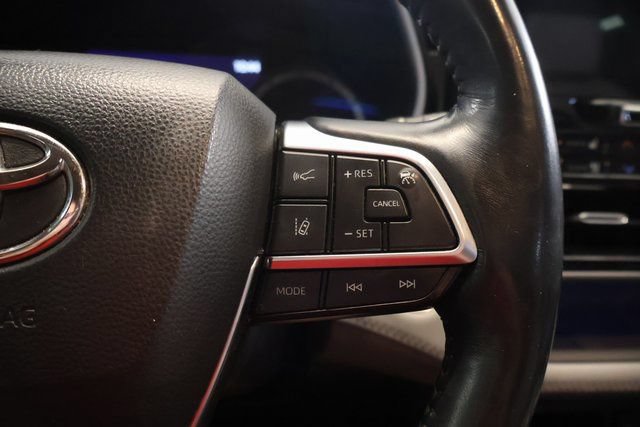 Used 2021 Toyota Highlander Platinum AWD/4WD image 19