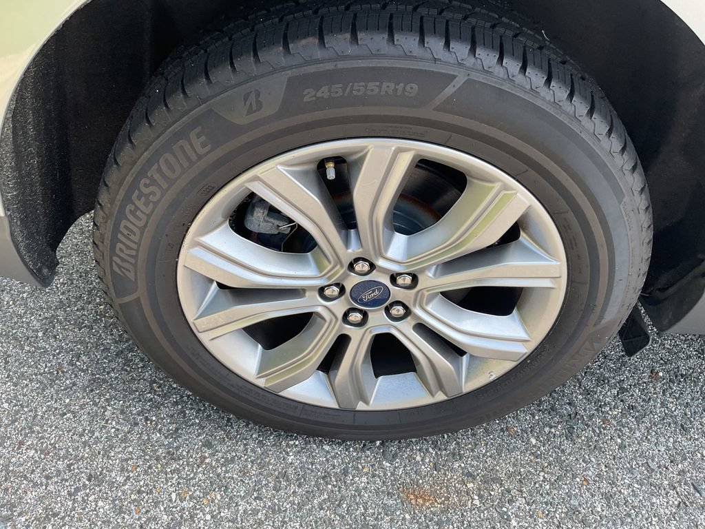 Used 2022 Ford Edge Titanium AWD/4WD image 10
