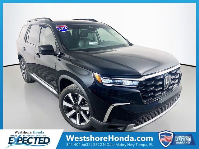 Used 2025 Honda Pilot Touring image 1