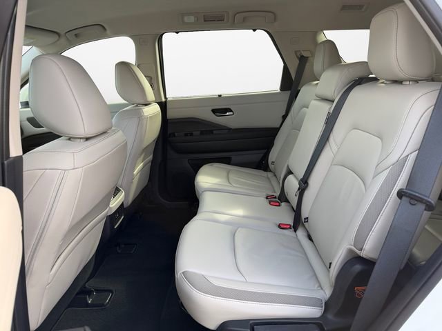 Used 2023 Nissan Pathfinder SL w/ Lighting Package (N92) image 13