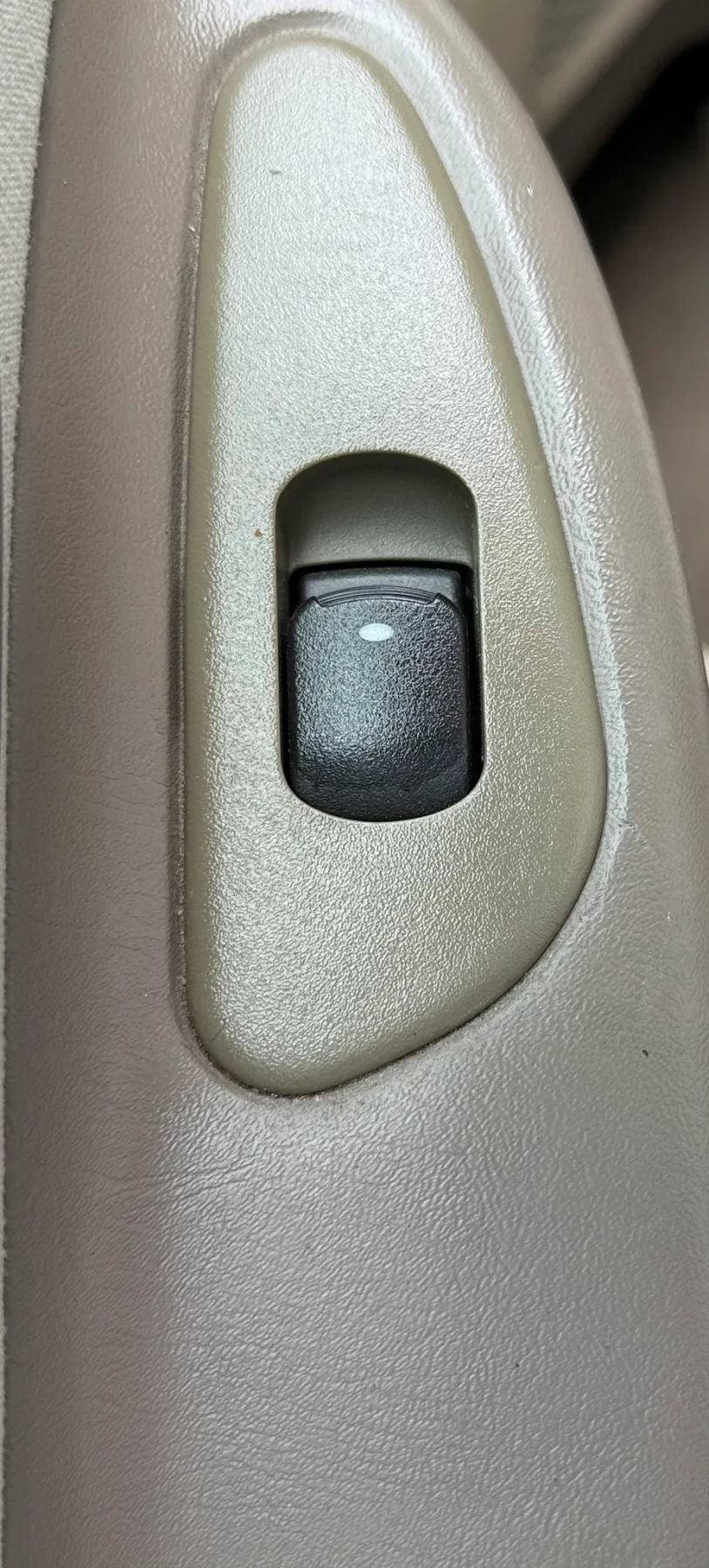 Used 2004 Chevrolet Malibu LS w/ Preferred Equipment Group FWD image 25