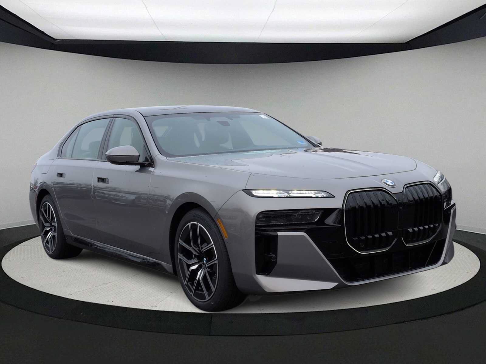 New 2026 BMW 760i xDrive w/ Executive Package AWD/4WD image 2