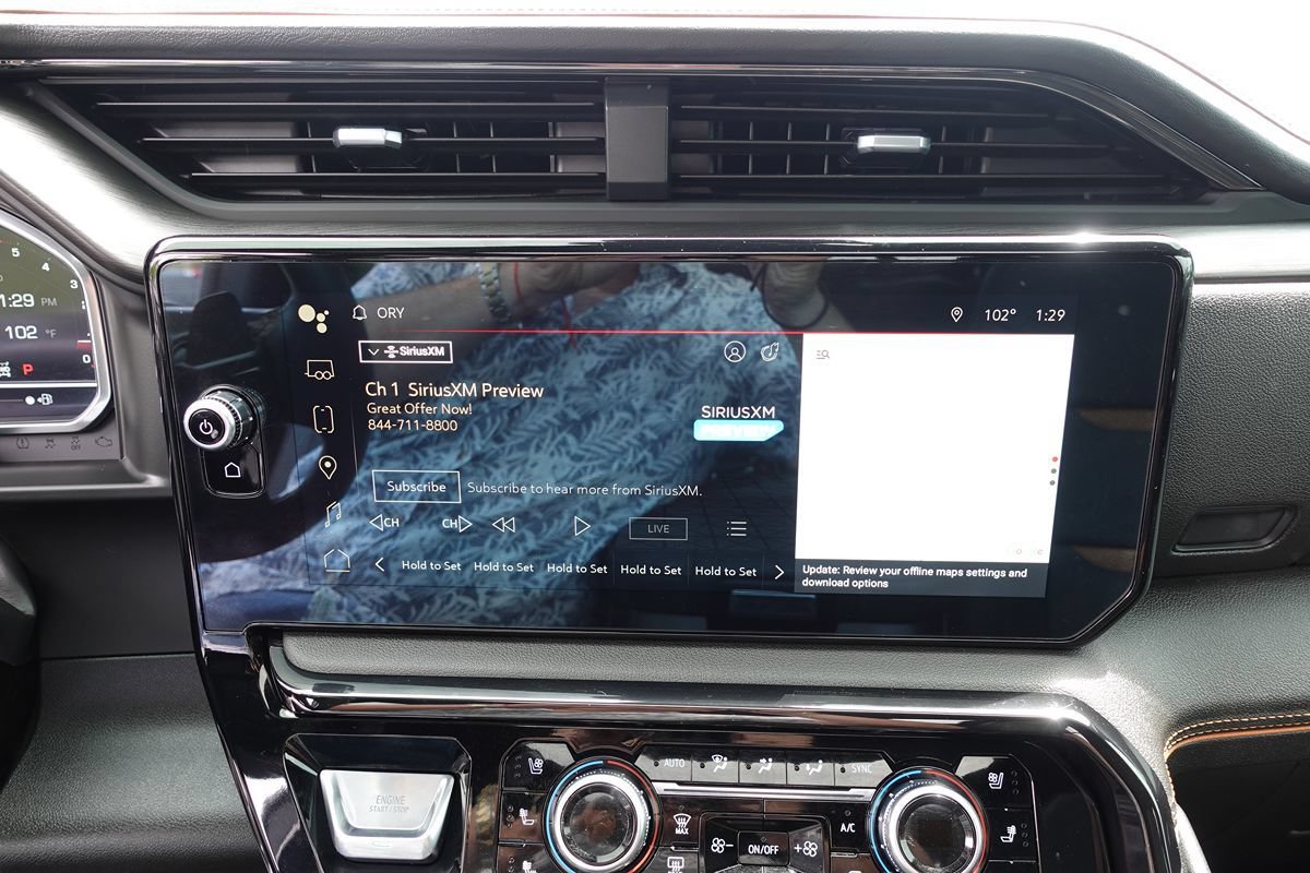Used 2025 GMC Sierra 1500 AT4 w/ Technology Package AWD/4WD image 53