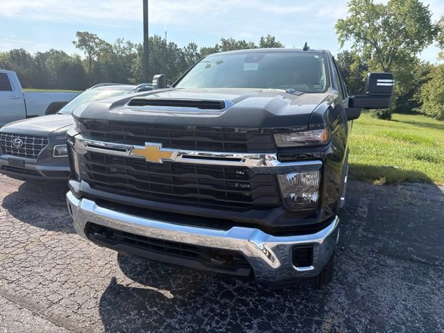 Used 2026 Chevrolet Silverado 2500 LT AWD/4WD image 3