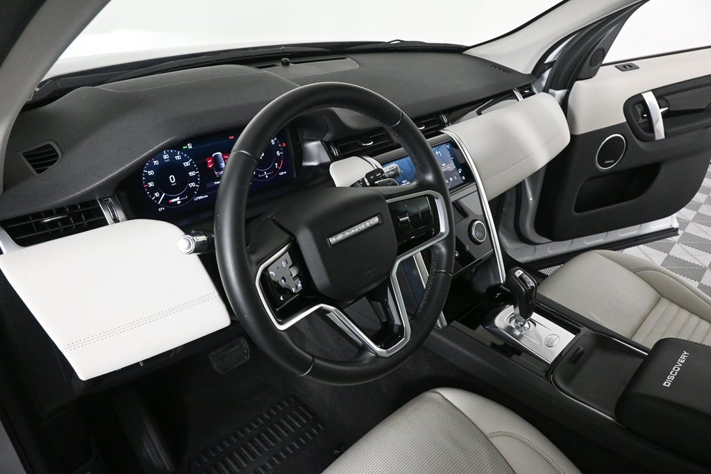 Used 2021 Land Rover Discovery Sport SE image 6