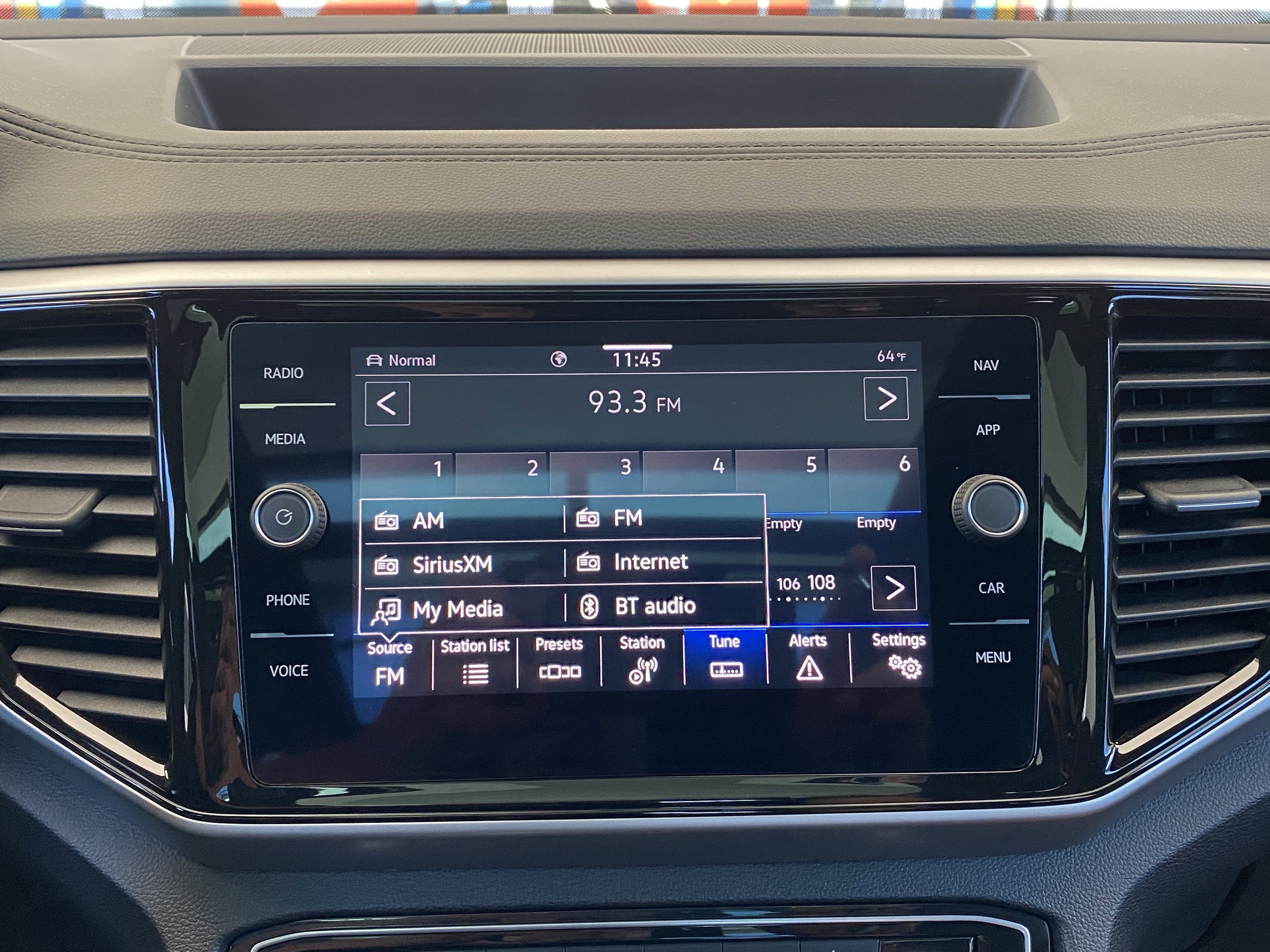 Certified 2023 Volkswagen Atlas Cross Sport SEL Premium R-Line AWD/4WD image 35