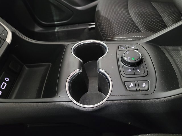 Used 2023 GMC Terrain SLE image 34