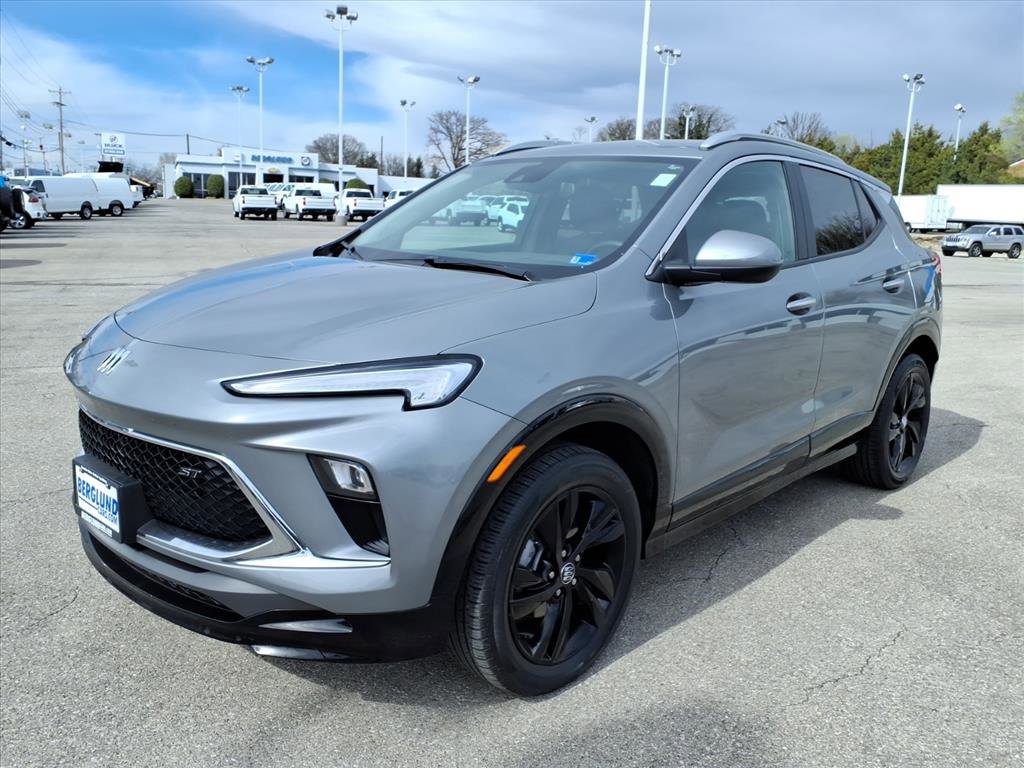 Used 2024 Buick Encore GX Sport Touring image 8